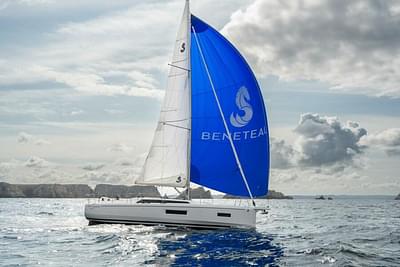 BOATZON | Beneteau Oceanis 371 2024