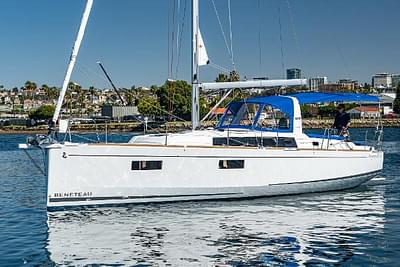 BOATZON | Beneteau Oceanis 381 2023