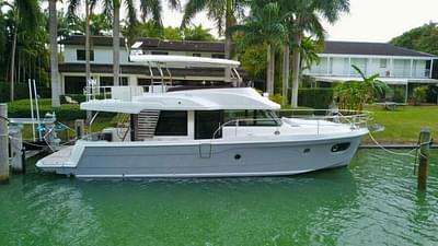 BOATZON | Beneteau Swift Trawler ST48 2023