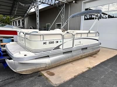 BOATZON | 2005 Bennington Pontoon