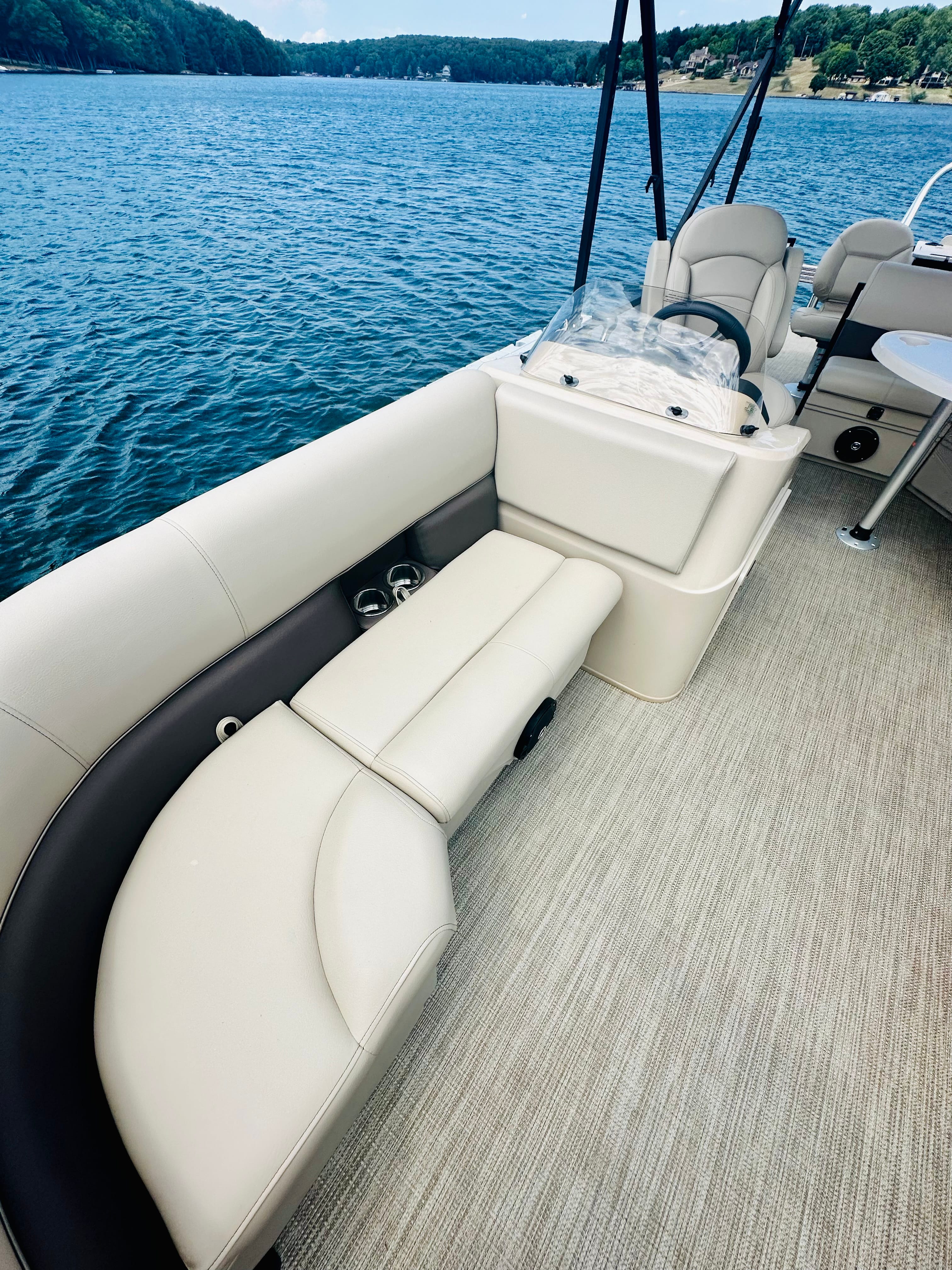 Used BENTLEY PONTOON 2024 for sale in central city, Pennsylvania