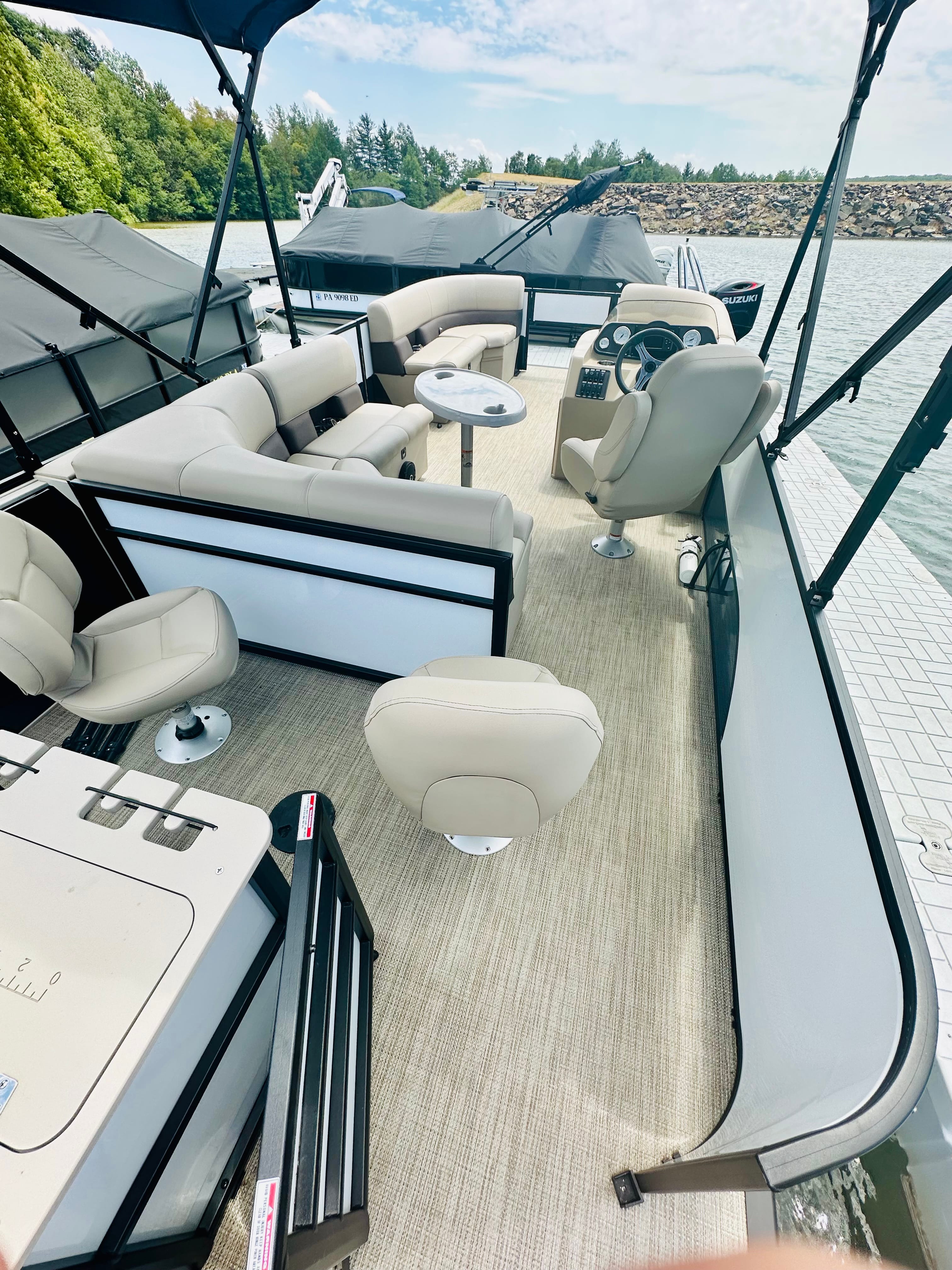 Used BENTLEY PONTOON 2024 for sale in central city, Pennsylvania