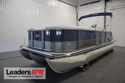 BOATZON | Bentley Pontoons 223 Navigator Tritoon 2025