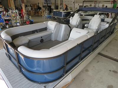 BOATZON | Bentley Pontoons Bentley 243 Navigator Tritoon Pontoon  150HP Honda 4S EFI 2021