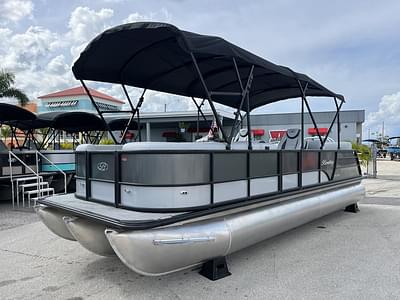 BOATZON | Bentley Pontoons Double Swingback 243 XLP3 Tri Toon 2024