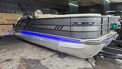 BOATZON | Bentley Pontoons Elite 223 QSB 2025