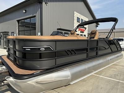 BOATZON | Bentley Pontoons Elite 223 Swingback 2025