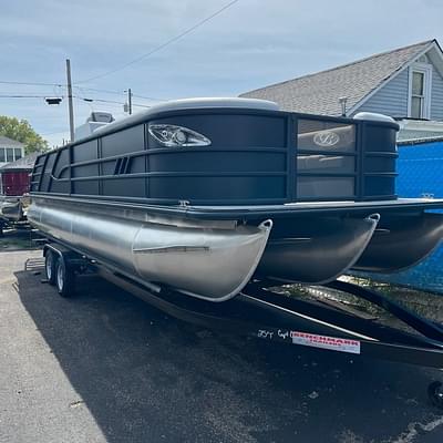 BOATZON | Bentley Pontoons Elite 253 Swingback Bench Sport 3 2025 BOATZON | Bentley Pontoons Elite 253 Swingback Bench Sport 3 2025
