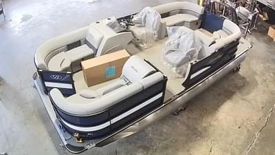 BOATZON | Bentley Pontoons Legacy 200 Navigator 2025