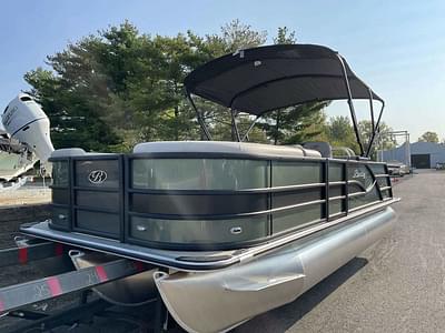 BOATZON | Bentley Pontoons Legacy 203 Swingback Dual Captain 34 Tube 2025