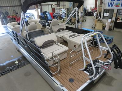 BOATZON | Bentley Pontoons Legacy 220 QSB Swingback  Honda 4Stroke EFI 2025