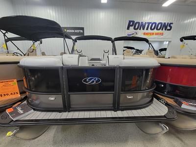 BOATZON | Bentley Pontoons Legacy 220 Swingback 2024