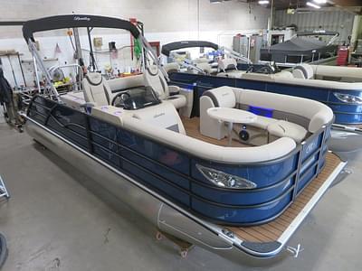 BOATZON | Bentley Pontoons Legacy 220 Swingback  Honda 4Stroke EFI 2025