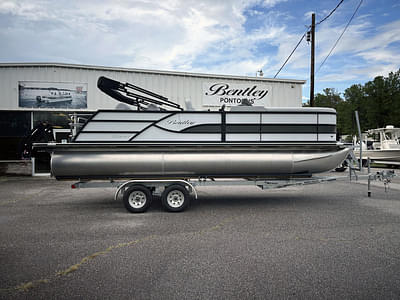 BOATZON | Bentley Pontoons Legacy 223 QSB 34 Tube 2025