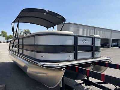 BOATZON | Bentley Pontoons Legacy 223 QSB Dual Captain Full Tube 2025