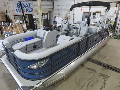 BOATZON | Bentley Pontoons Legacy 223 QSB Swingback Tritoon  Honda 4Stroke EFI 2025