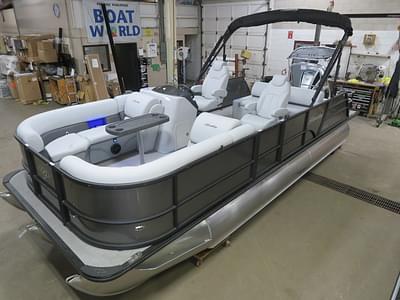 BOATZON | Bentley Pontoons Legacy 223 Swingback Tritoon  250HP 4Stroke EFI 2024