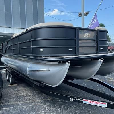 BOATZON | Bentley Pontoons Legacy 243 Swingback Sport 3 2025