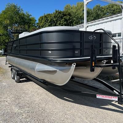 BOATZON | Bentley Pontoons Legacy 243 Swingback Sport 3 2025