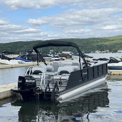 BOATZON | Bentley Pontoons Legacy QSB 2024