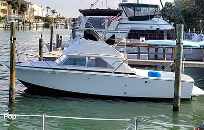 BOATZON | Bertram 28 Flybridge Cruiser