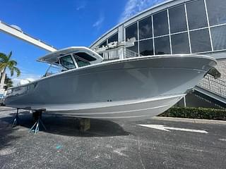 BOATZON | 2024 Blackfin 332 CC