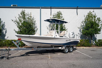 BOATZON | Blue Wave Boats 2200 PureBay 2023