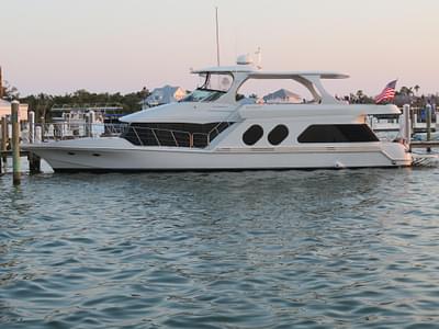 BOATZON | 2000 Bluewater Yachts 5800 Motor Yacht