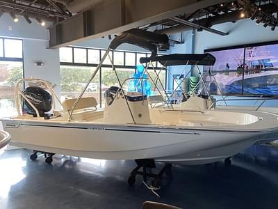 BOATZON | Boston Whaler 170 Montauk 2024