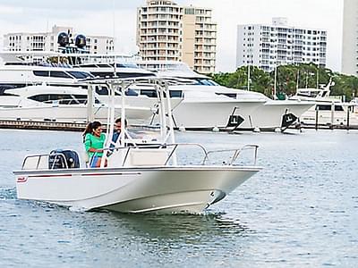 BOATZON | Boston Whaler 190 Montauk 2024