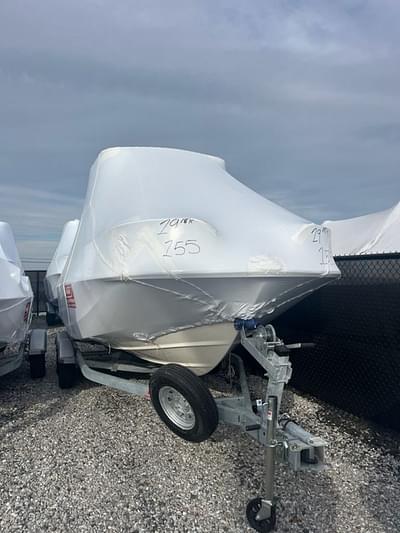 BOATZON | Boston Whaler 190 Montauk 2024