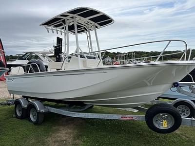 BOATZON | Boston Whaler 190 Montauk 2024