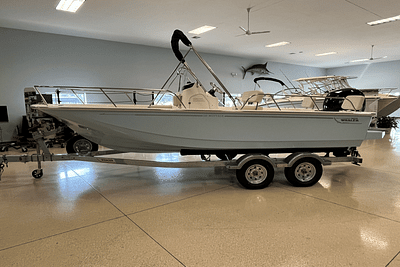 BOATZON | Boston Whaler 190 Montauk 2025