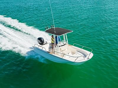 BOATZON | Boston Whaler 190 Montauk 2025