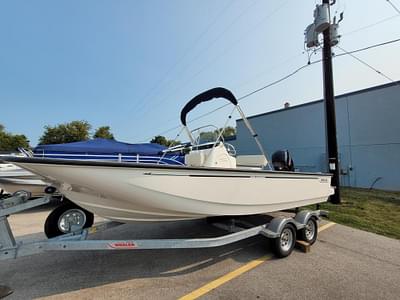 BOATZON | Boston Whaler 190 Montauk 2025