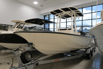 BOATZON | Boston Whaler 190 Montauk 2025