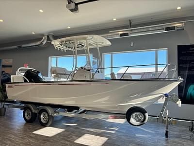 BOATZON | Boston Whaler 210 Montauk 2024