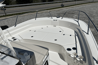 BOATZON | Boston Whaler 210 Montauk 2024