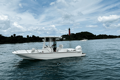 BOATZON | Boston Whaler 210 Montauk 2024