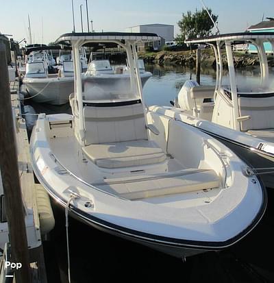 BOATZON | Boston Whaler 220 DAUNTLESS