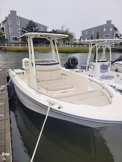 BOATZON | Boston Whaler 220 DAUNTLESS