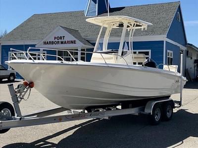 BOATZON | Boston Whaler 220 Dauntless 2024