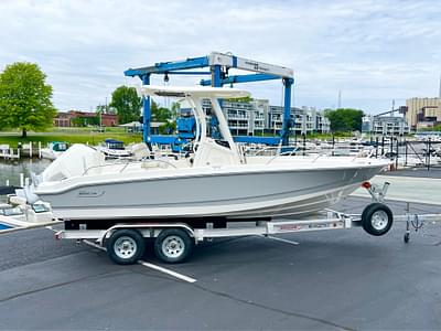 BOATZON | Boston Whaler 220 Dauntless 2024