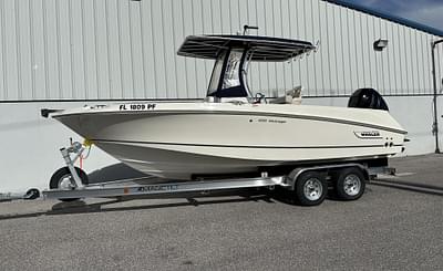 BOATZON | Boston Whaler 220 Outrage 2011