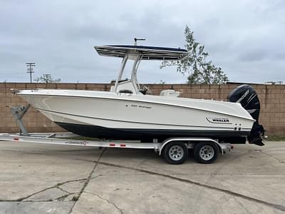 BOATZON | Boston Whaler 220 Outrage 2012