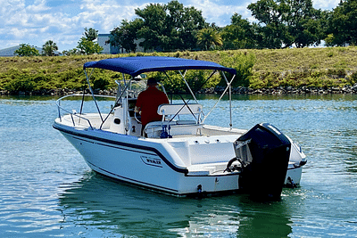 BOATZON | Boston Whaler 23 OUTRAGE 2000 BOATZON | Boston Whaler 23 OUTRAGE 2000