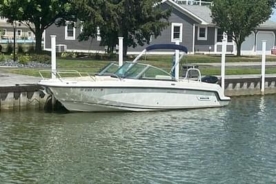 BOATZON | Boston Whaler 230 Vantage 2014