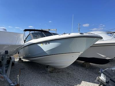 BOATZON | Boston Whaler 230 Vantage 2016