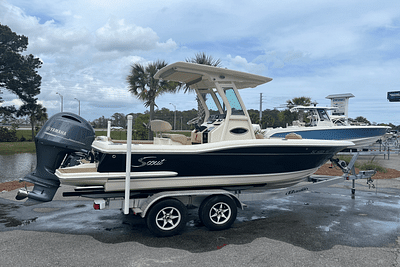 BOATZON | Boston Whaler 240 DAUNTLESS 2020