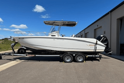 BOATZON | Boston Whaler 240 OUTRAGE 2005